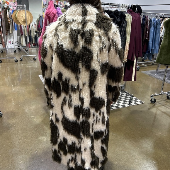 FREED winter faux fur coat - Picture 3 of 3